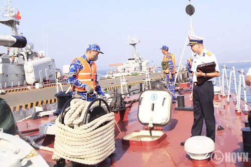 Kiểm tra báo động phòng không và thực hành chống cháy nổ.