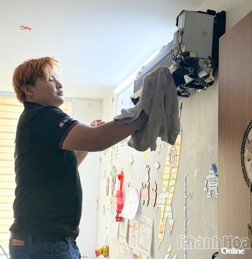 Vệ sinh, bảo dưỡng điều hòa định kỳ giúp thiết bị hoạt động hiệu quả và tiết kiệm điện trong mùa nắng nóng.