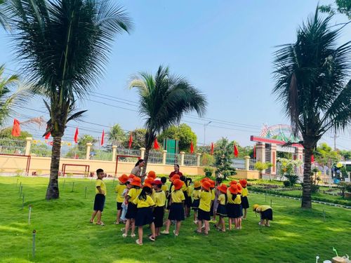 Không gian xanh, sạch, đẹp tại Trường Mầm non Đạ Tẻh được xem là một trong những điểm nhấn trong xây dựng trường đạt chuẩn quốc gia mức độ 2