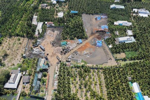 Hiện trường chôn lấp chất thải.