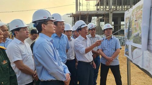 Đoàn công tác kiểm tra tiến độ tại Trường liên cấp A Lưới 3