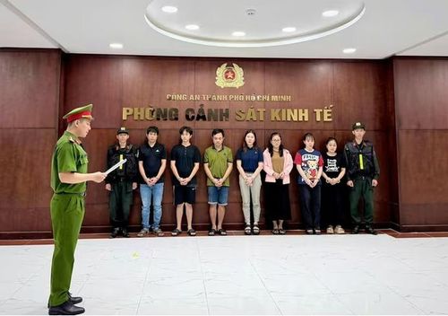 Các đối tượng tại cơ quan công an. Ảnh: CA.