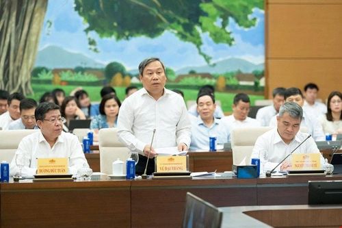 Chủ tịch UBND thành phố Hà Nội Vũ Đại Thắng phát biểu tại phiên họp. Ảnh: quochoi.vn