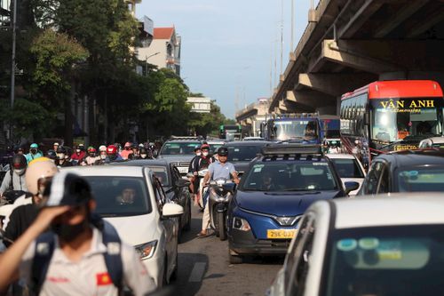 Phát triển không gian đa tầng, đa lớp cho phép tối ưu hóa sử dụng đất, góp phần hạn chế ùn tắc giao thông. Ảnh: Tuấn Lương
