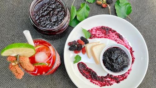 Rất nhiều món ngon biến tấu từ quả dâu tằm.