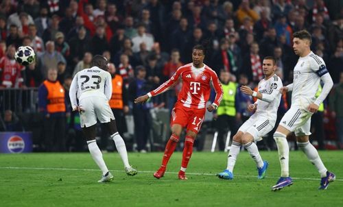  Phong cách của Olise gợi nhớ đến Thierry Henry, những pha bó vào trong rồi dứt điểm bằng chân thuận. 