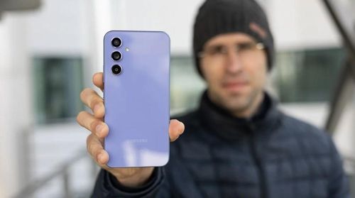 Samsung Galaxy A54. Nguồn ảnh: Phone Arena