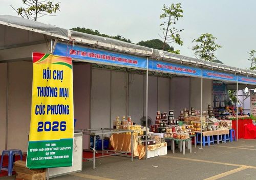 Cùng với đó, hàng chục gian hàng tại Hội chợ thương mại Cúc Phương 2026 với nhiều sản vật nổi tiếng, sản phẩm OCOP của các địa phương trong tỉnh cũng đã sẵn sàng đón chào du khách