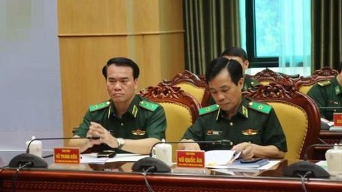 Trung tướng Vũ Trung Kiên, Tư lệnh Bộ đội biên phòng và các đại biểu dự hội nghị.