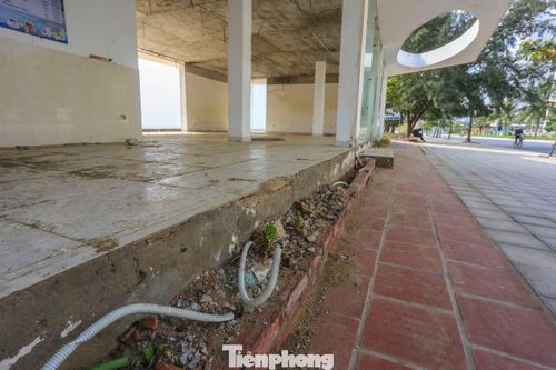 Các hubway, khu tắm tráng xuống cấp, hư hỏng.