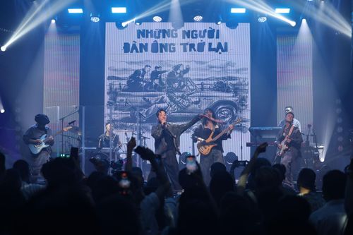 Picker Band tại họp báo ra mắt.