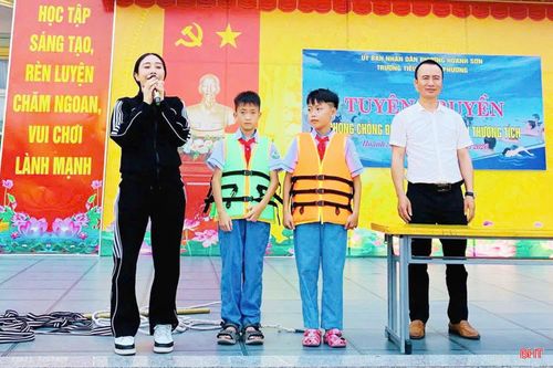 Công tác tuyên truyền phòng, chống đuối nước được các cấp, ngành phối hợp triển khai trong trường học.
