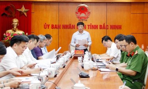 Đồng chí Đào Quang Khải chủ trì hội nghị.