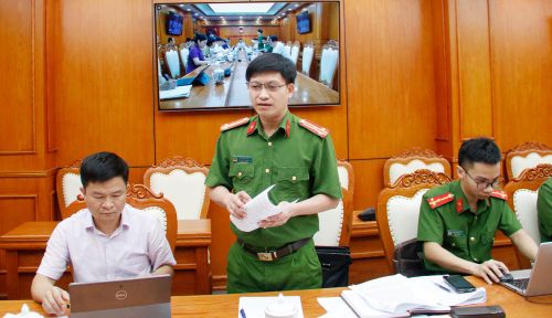 Đại diện Công an tỉnh phát biểu tại hội nghị.