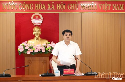 Giám đốc Sở Nông nghiệp và Môi trường, Phó Trưởng ban Thường trực Ban Chỉ đạo IUU tỉnh Nguyễn Duy Quang báo cáo tại phiên họp.