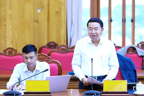 Giám đốc Sở Tài chính Lâm Đồng Tôn Thiện San báo cáo về nguồn kinh phí phục vụ dự án xây dựng cơ sở dữ liệu đất đai