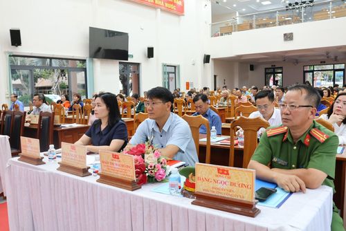 Các đại biểu tham dự hội nghị