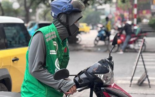 Bộ Công Thương thông báo giảm loạt thuế xăng dầu từ 0 giờ ngày 16/4. Ảnh: PV