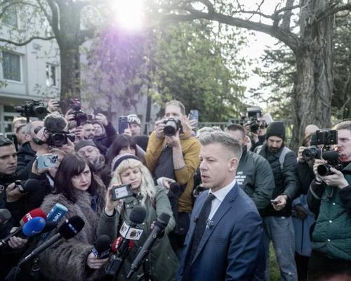 Ông Peter Magyar được dự báo sẽ mở ra một bước ngoặt mới cho Hungary với cách tiếp cận hoàn toàn khác ông Orban. Ảnh: WSJ