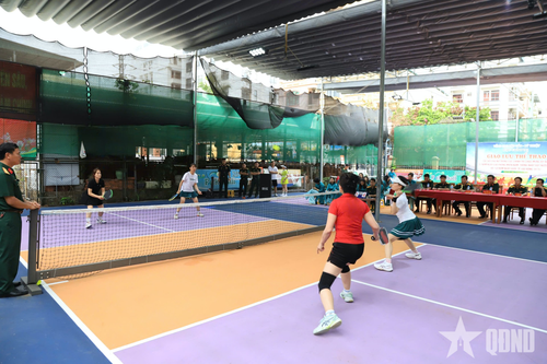  Thi đấu thể thao môn Pickleball.
