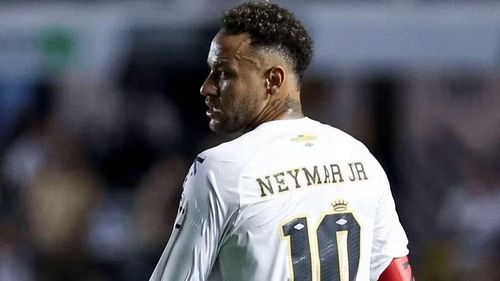 Trong một diễn biến khác, thời gian qua rộ lên tin đồn, Neymar sẽ đàm phán với phía MLS nhằm xúc tiến thương vụ sau FIFA World Cup 2026 và đối đầu Messi trên đất Mỹ.