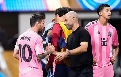 Đó là các danh hiệu Leagues Cup, Supporters' Shield, Conference Championship, và gần đây nhất là MLS Cup", Wall Street Journal nhận định.