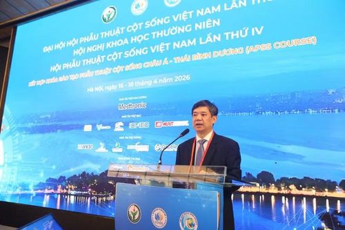  PGS.TS Đinh Ngọc Sơn phát biểu tại hội nghị 