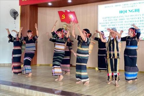 Tiết mục văn nghệ đậm sắc màu văn hóa truyền thống tại hội nghị