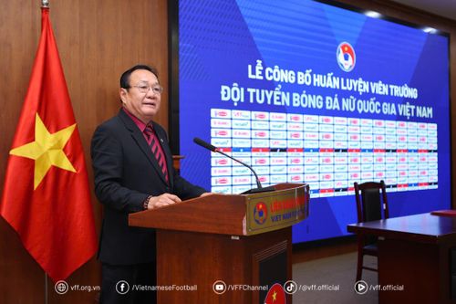 HLV Hoàng Văn Phúc phát biểu tại buổi lễ. (Ảnh: VFF).