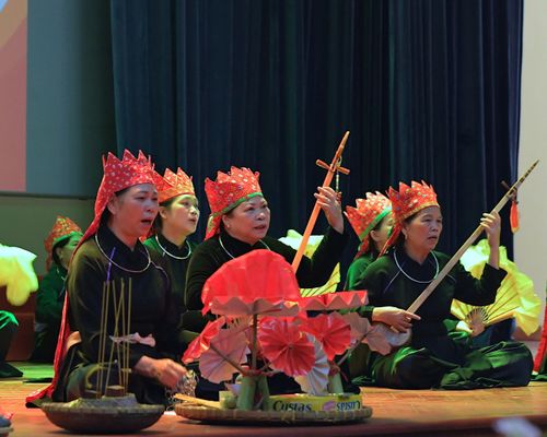 Tiết mục biểu diễn của đồng bào Tày, Quảng Ninh tại Hội nghị