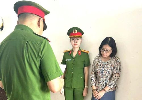 Nguyễn Thị Thu Hương bị khởi tố, bắt giam. (Ảnh: C.A)