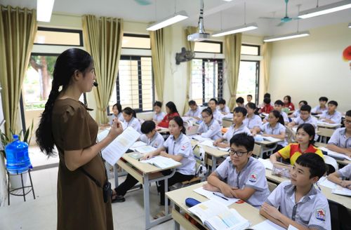 Thông tư số 19/2026/TT-BGDĐT đã điều chỉnh quy định về dạy thêm, học thêm theo hướng phù hợp hơn với thực tế. Trong ảnh: Một tiết học của học sinh Trường Trung học cơ sở Mê Linh (xã Mê Linh). Ảnh: NGUYỄN QUANG