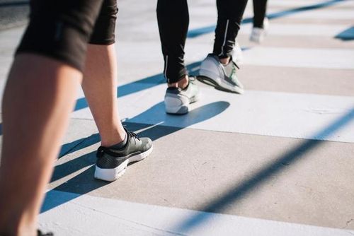 Không cần tập luyện cường độ cao, chỉ với 15 phút đi bộ mỗi ngày cũng có thể mang lại lợi ích đáng kể cho sức khỏe.