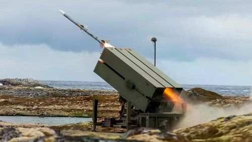 AMRAAM-ER là phiên bản tầm bắn mở rộng của dòng tên lửa không đối không tầm trung AIM-120 AMRAAM nổi tiếng trên phạm vi toàn thế giới.