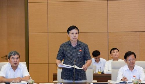Trung tướng, PGS-TS Trần Văn Độ phát biểu tại Hội nghị ĐBQH hoạt động chuyên trách thảo luận về một số dự án Luật trình Quốc hội tại kỳ họp thứ 10, Quốc hội Khóa XIII. Ảnh: Qh