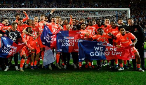 Coventry trở thành CLB đầu tiên thăng hạng Premier League mùa 2026/27.