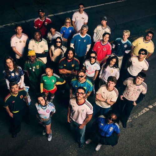 Adidas đã ra mắt áo đấu sân khách tại Los Angeles, một trong những địa điểm tổ chức World Cup, hồi đầu tháng này với người mẫu diện theo phong cách đường phố. Ảnh: Adidas