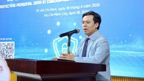 Giáo sư, Tiến sĩ Đỗ Văn Đại, Phó Hiệu trưởng Trường đại học Luật Thành phố Hồ Chí Minh phát biểu tại hội thảo.