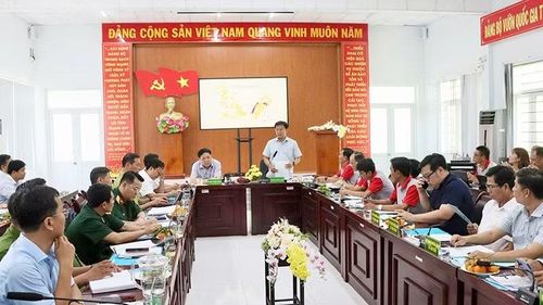 Phó Chủ tịch Ủy ban nhân dân tỉnh Đồng Tháp Nguyễn Phước Thiện phát biểu tại buổi làm việc.