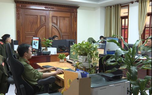 Cán bộ tham mưu nghiên cứu, xử lý thông tin phục vụ công tác chỉ đạo