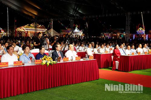 Các đại biểu dự khai mạc Ngày hội.