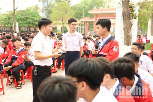 Tuyên truyền pháp luật góp phần nâng cao nhận thức cho thanh thiếu niên.