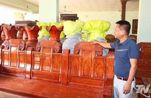 Với chất lượng và giá trị thẩm mỹ cao, sản phẩm của các làng nghề mộc mỹ nghệ trên địa bàn tỉnh đã khẳng định được uy tín, thương hiệu, bảo đảm đầu ra ổn định.