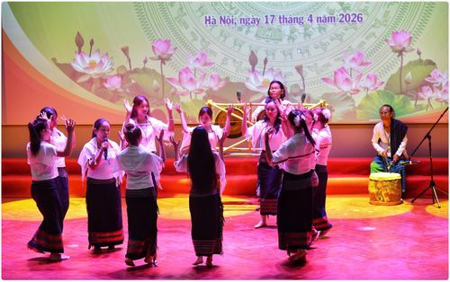 Tại nhiều địa phương, việc bảo tồn di sản văn hóa, trong đó có lễ hội, chủ yếu dựa vào nghệ nhân và chủ thể di sản tại cộng đồng