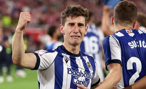  Aihen Munoz bật khóc sau chức vô địch Copa del Rey. 