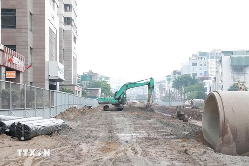 Tiến độ giải phóng mặt bằng tuyến đường Vành đai 2.5 Hà Nội qua phường Cầu Giấy dài 1.130m đang được tập trung hoàn tất giải phóng mặt bằng để phục vụ thi công.
