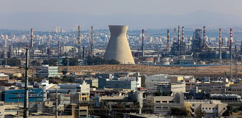 Nhà máy lọc dầu Bazan ở Haifa, miền Bắc Israel. Ảnh: Globes
