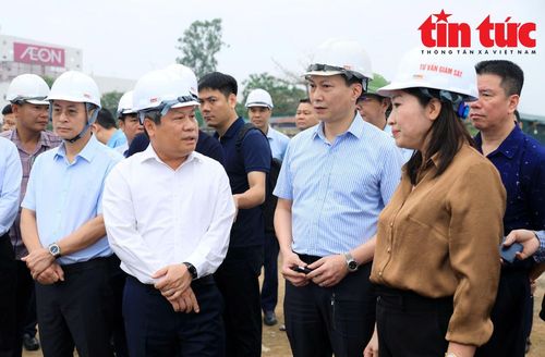 Lãnh đạo TP Hà Nội yêu cầu đẩy nhanh tiến độ đường 70.