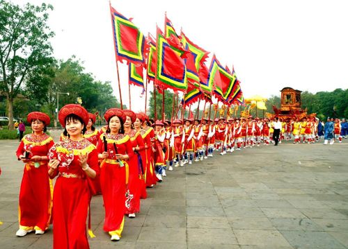 Procession of palanquins from communes and wards surrounding the Hung Kings Temple Special National Relic Site in Phú Thọ Province. Photo: Nguyễn Sản