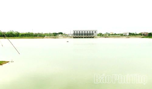Khu vực lòng hồ điều hòa, trạm bơm Nguyệt Đức (thuộc địa bàn hai xã Nguyệt Đức và Tam Hồng) – nơi đã xảy ra một số vụ đuối nước, tiềm ẩn nhiều nguy hiểm.